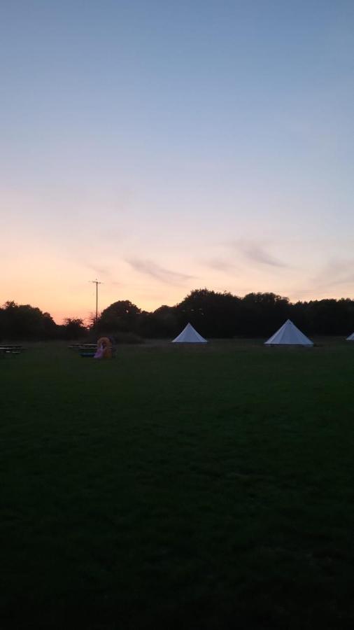 Dorset Glamping Fields Hotel Corfe Mullen Exterior photo